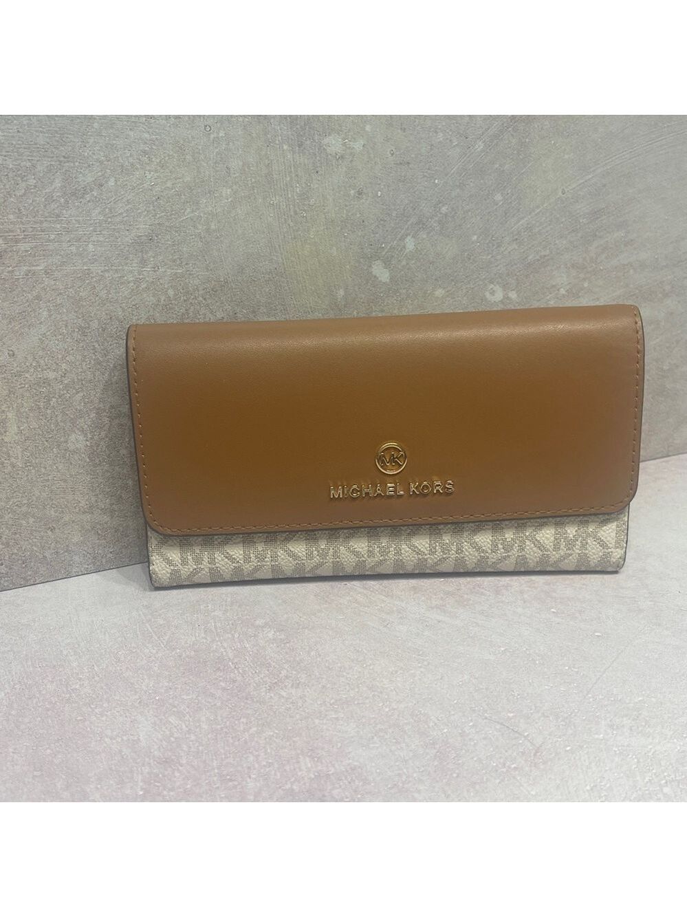 Michael Kors Sullivan TZ Crossbody & Wallet Set MK Signature Logo Vanilla/Acorn - Picture 8 of 10